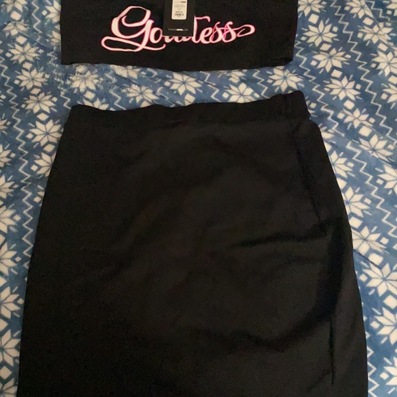 New with tags skirt set - Picture 3 of 4